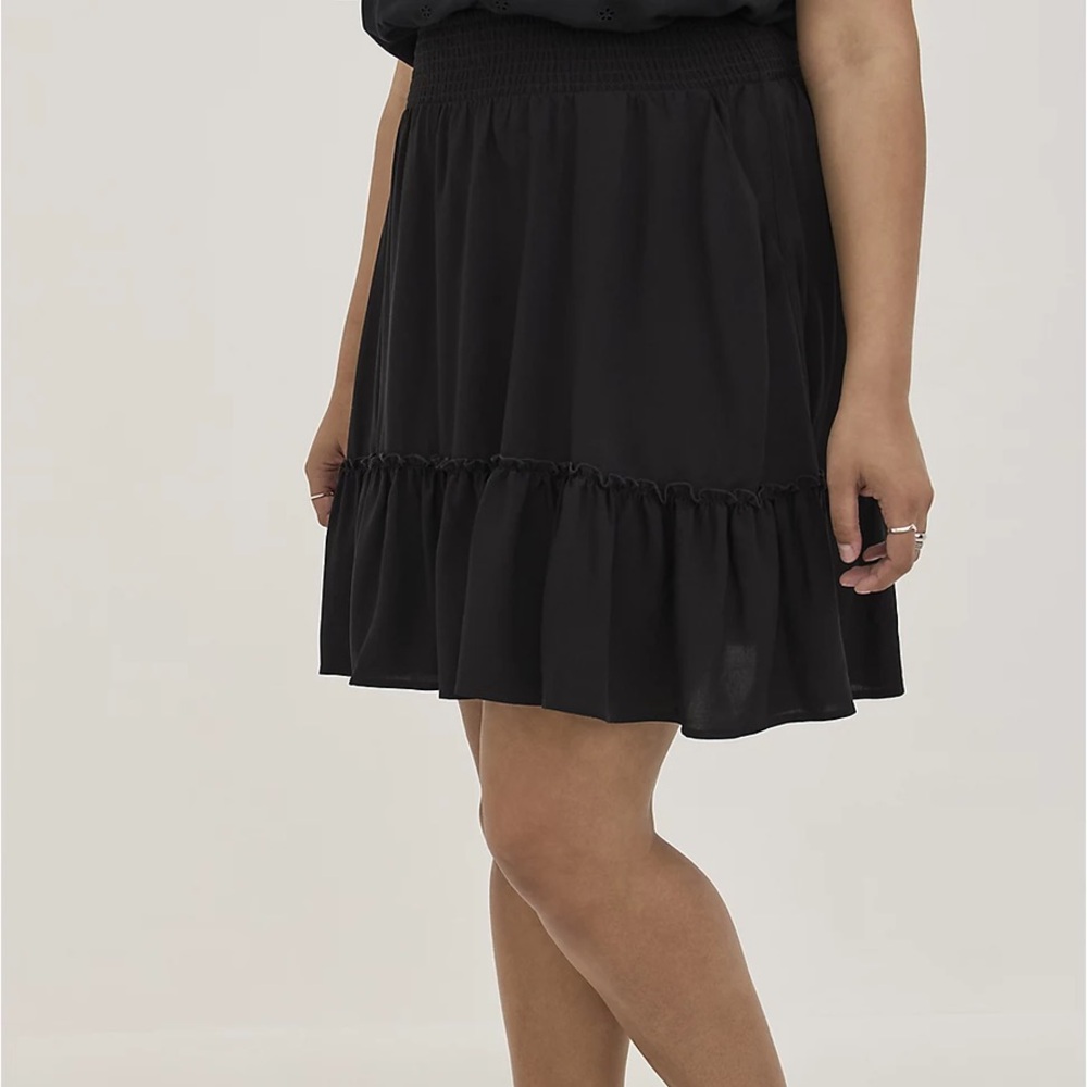 Torrid Smockedโ Waist Ruffle Edge Mini Skirt size 1